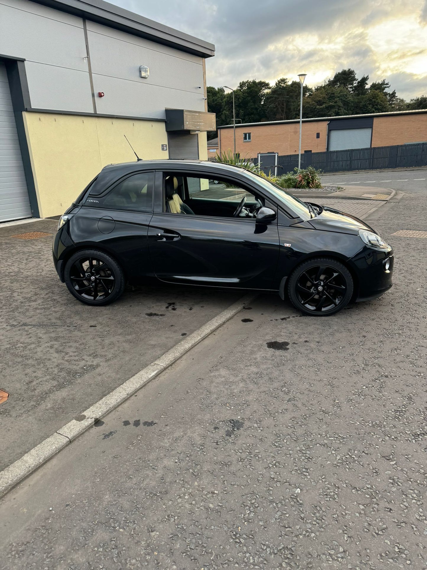 2017 VAUXHALL ADAM ENERGISED - NEXT MOT DUE 04/2025 - DEALER FORECOURT £7202