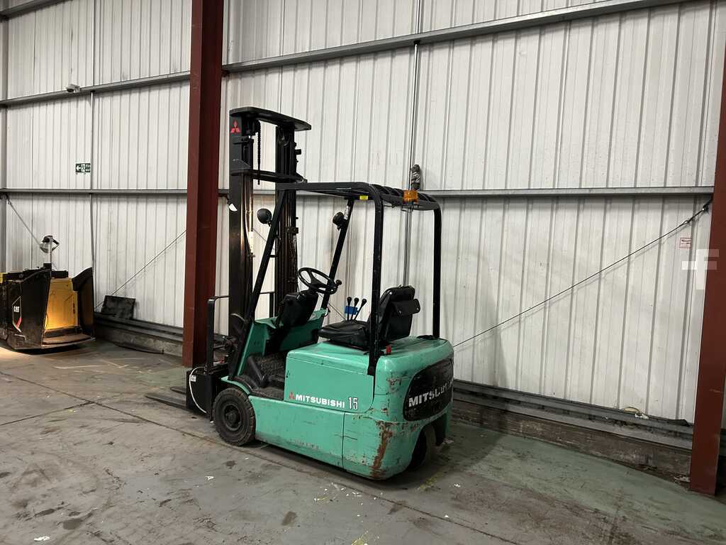 MITSUBISHI FB15KRT ELECTRIC 3-WHEEL FORKLIFT **(INCLUDES CHARGER)**