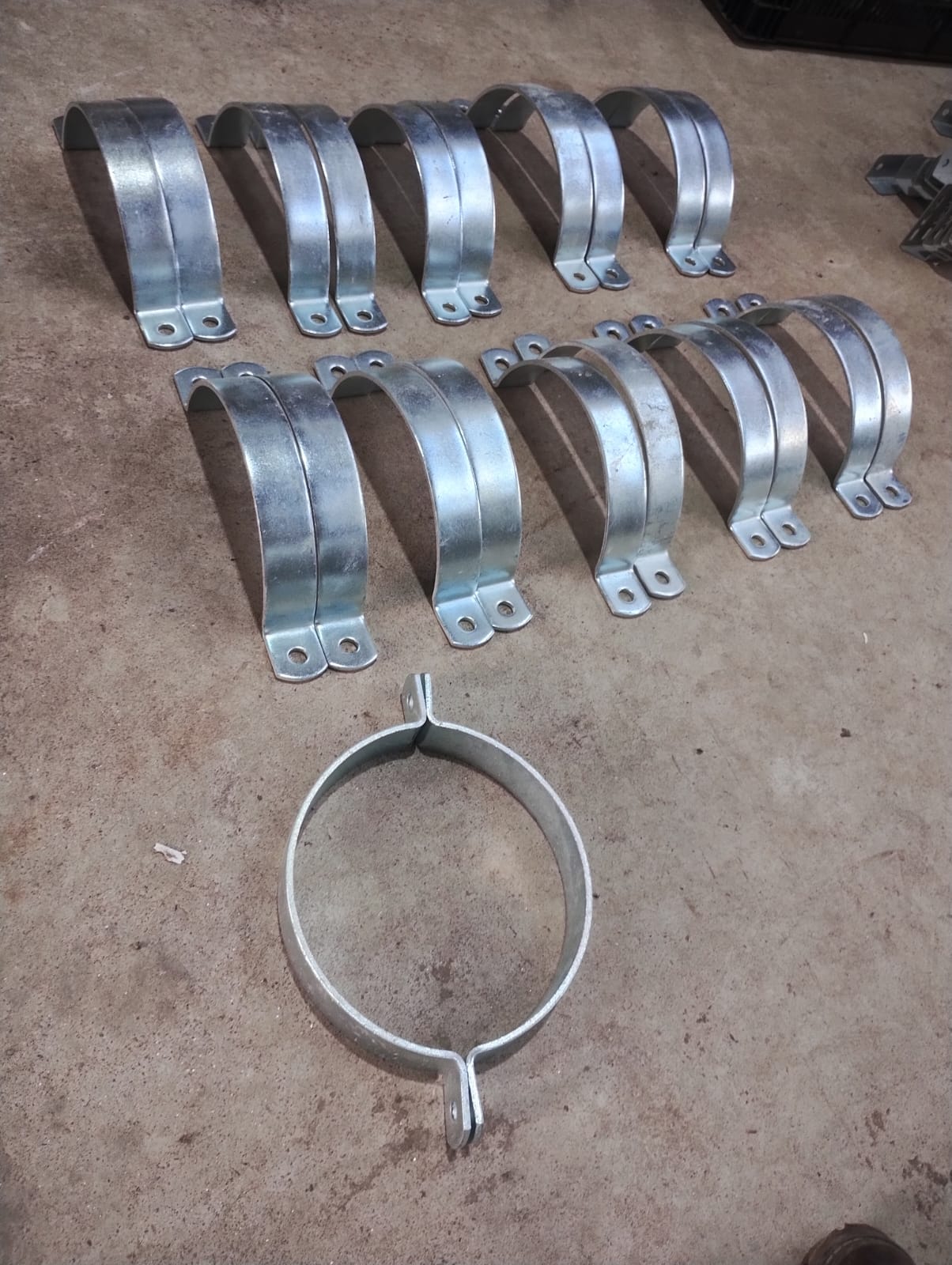 210MM HEAVY DUTY PIPE CLAMPS-GALV STEEL - 5MM THICK - JOBLOT OF 11 PAIRS