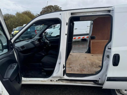 2014/64 VAUXHALL COMBO 1.3 CDTI VAN – LOW MILEAGE, 1 OWNER