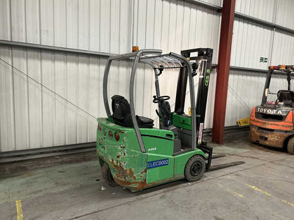 (2017) CESAB ELECTRIC 3-WHEEL FORKLIFT - B213 **(INCLUDES CHARGER)**