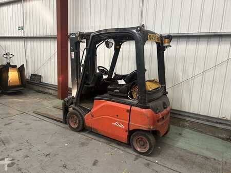 2011 LINDE E16P-01 ELECTRIC FORKLIFT - 4 WHEELS **(INCLUDES CHARGER)**