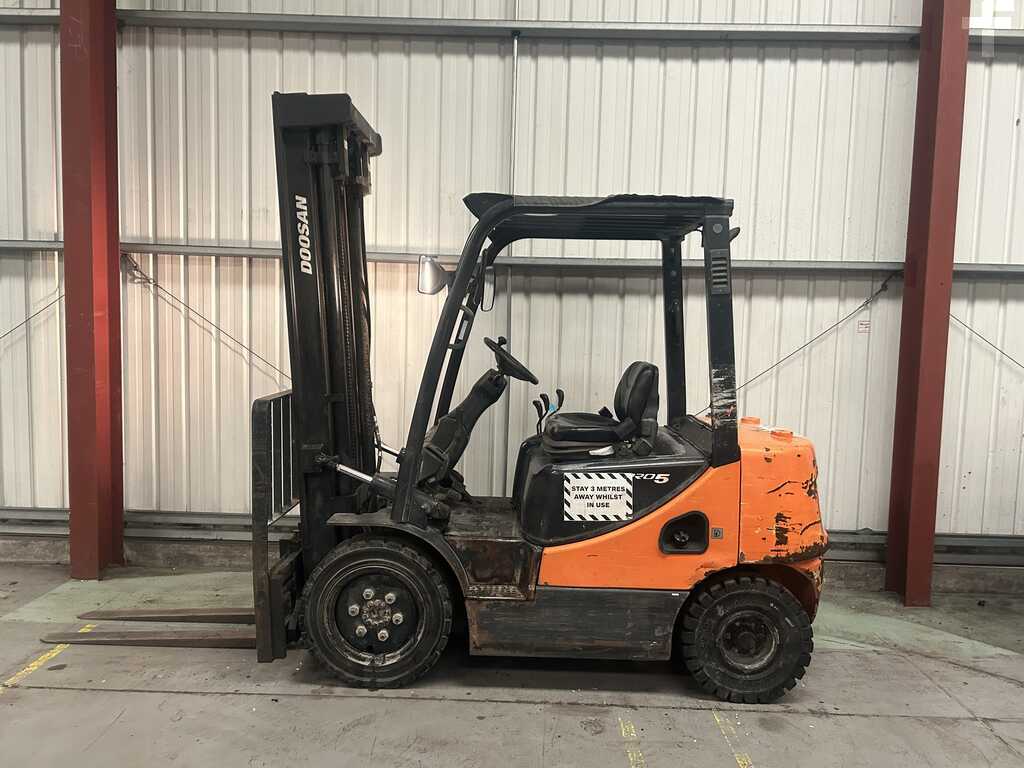 2012 DOOSAN D25S-5 DIESEL FORKLIFT