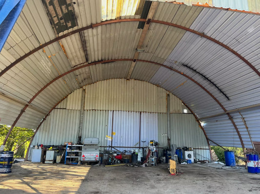 NISSAN HUT - FARM BUILDING COMMERCIAL GARAGE (APPROX. 43FT X 35FT)