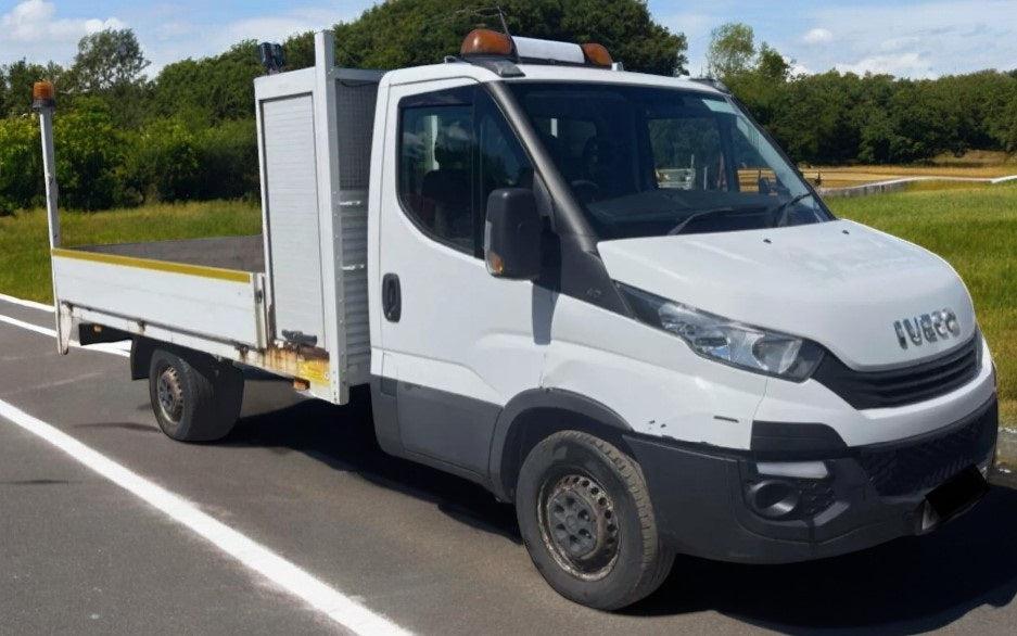 2018/68 IVECO DAILY 3.5 TON DROPSIDE TRUCK (EURO 6, ULEZ FREE, 1 OWNER)