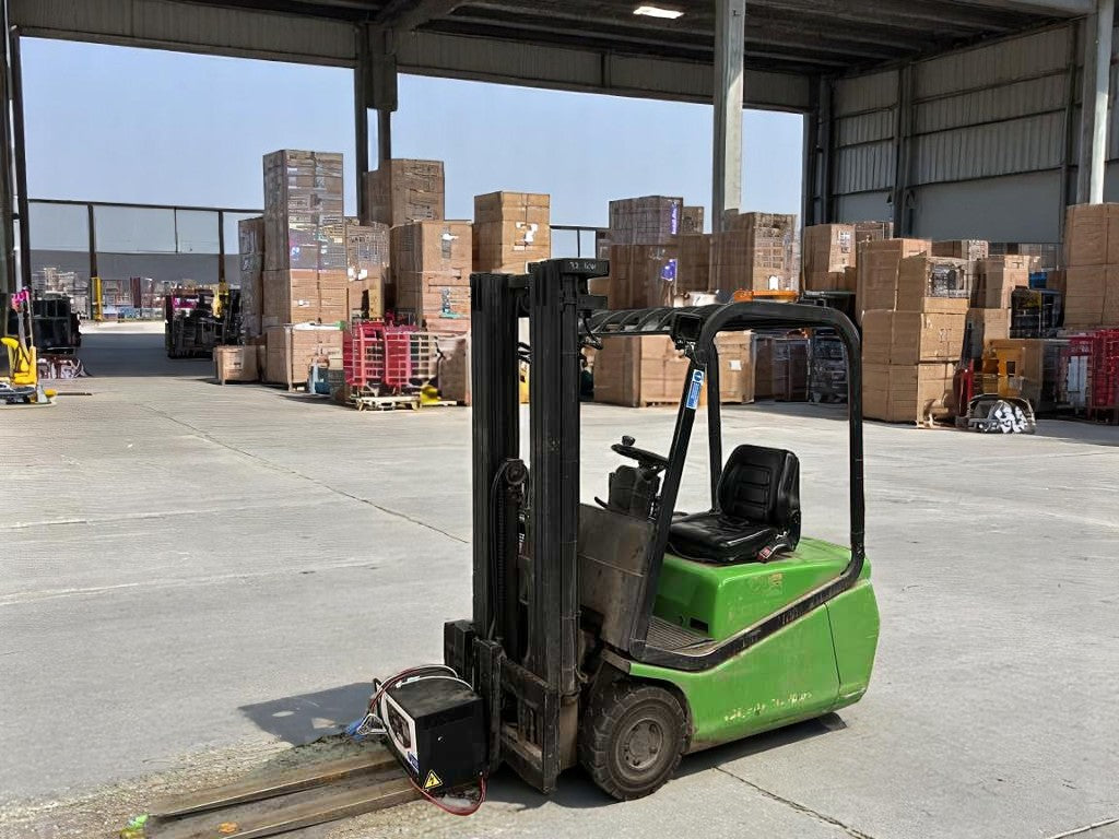 **(INCLUDES CHARGER)** 2006 CESAB C3E150 ELECTRIC 3-WHEEL FORKLIFT – 1,500KG CAPACITY