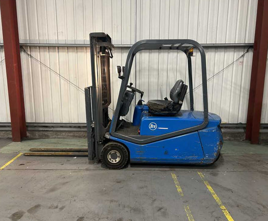 2002 BT CBE1.6T ELECTRIC 3-WHEEL FORKLIFT **(INCLUDES CHARGER)**