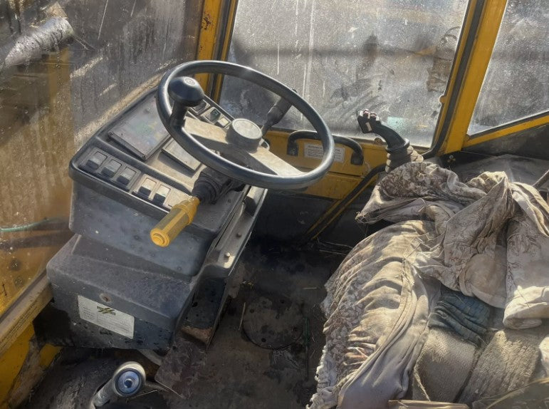 MATBRO TELERAM TELEHANDLER TELEPORTER WITH BUCKET, FORKS, AND BALE SPIKE