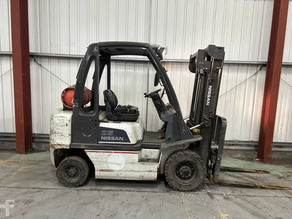 2013 NISSAN UD2A25LQ LPG FORKLIFT