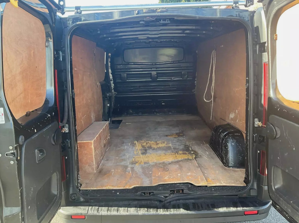 2015 VAUXHALL VIVARO 2900 1.6 CDTI 115PS LWB VAN – METALLIC BLACK >>--NO VAT ON HAMMER--<<