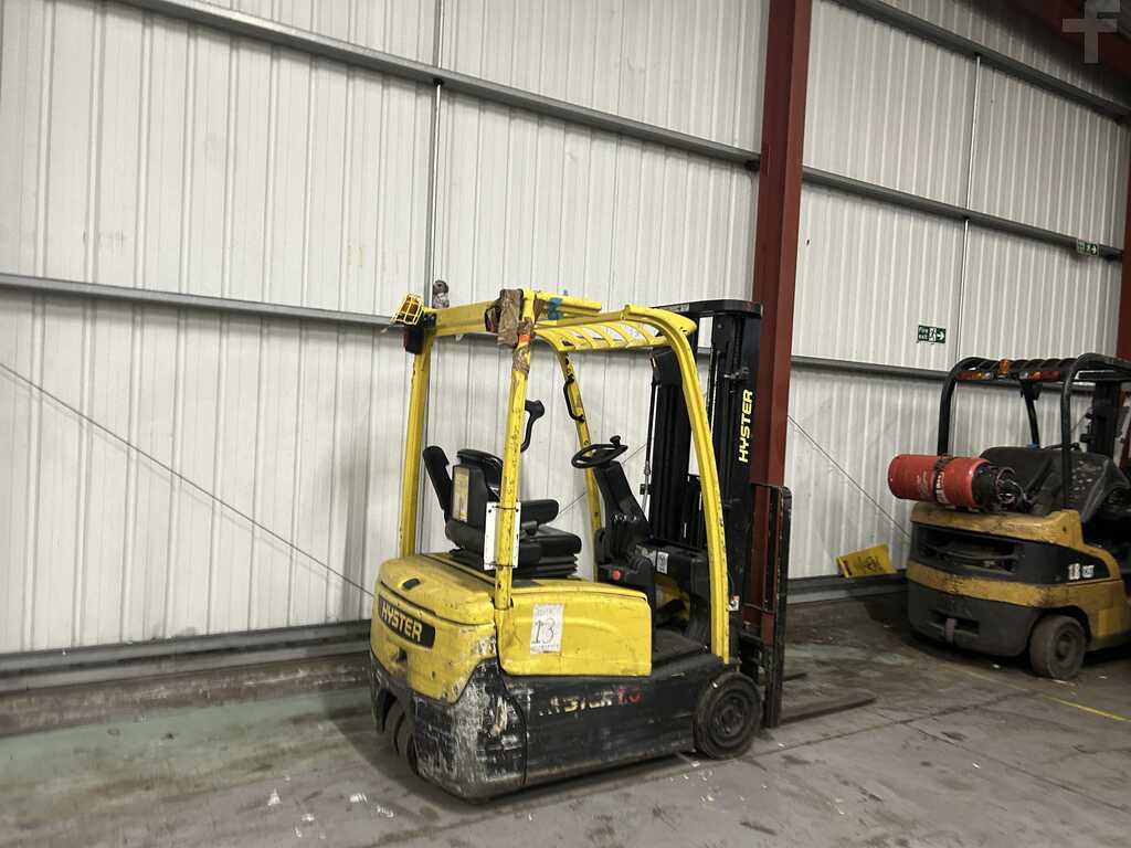 **(INCLUDES CHARGER)** 2013 HYSTER J1.6XMT ELECTRIC FORKLIFT