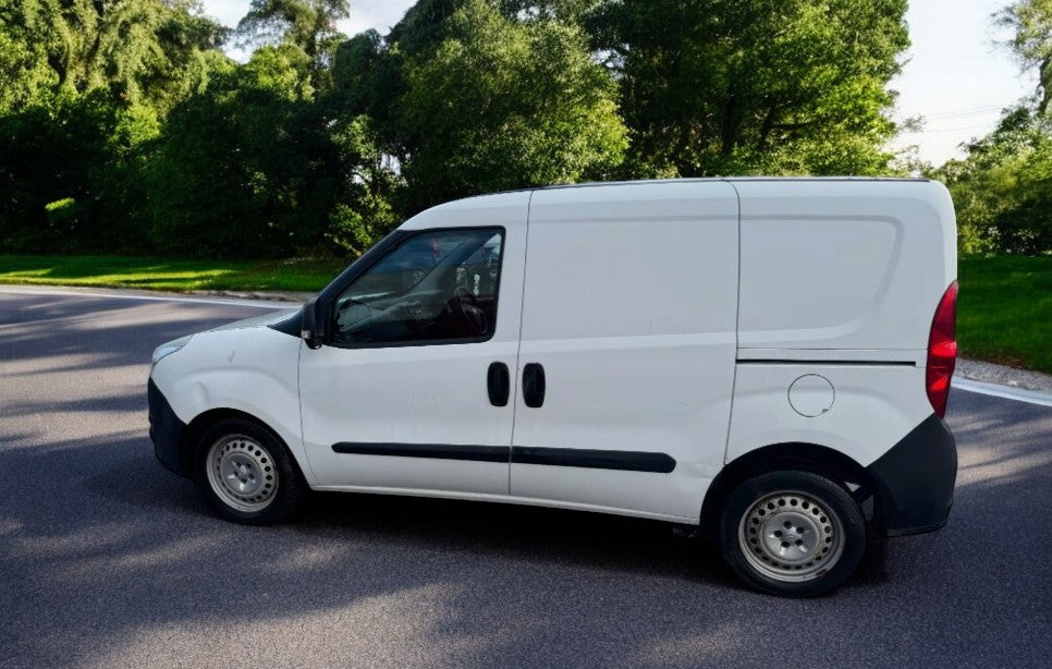 2014/64 VAUXHALL COMBO 1.3 CDTI VAN – LOW MILEAGE, 1 OWNER