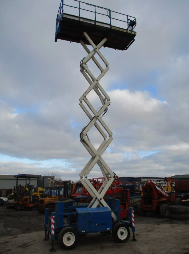 2007 UPRIGHT X33RT SCISSOR LIFT ACCESS PLATFORM