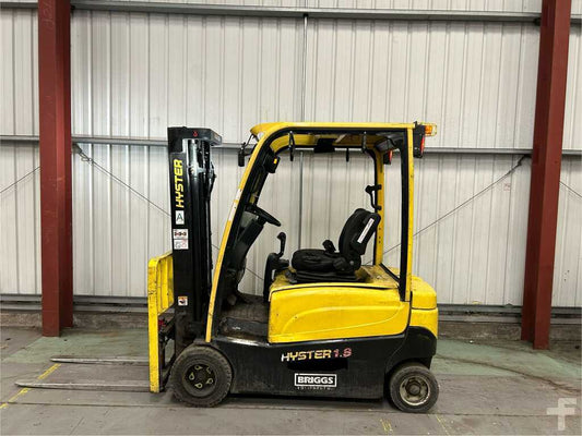 2017 HYSTER ELECTRIC 4-WHEEL FORKLIFT J1.8XN**(INCLUDES CHARGER)**