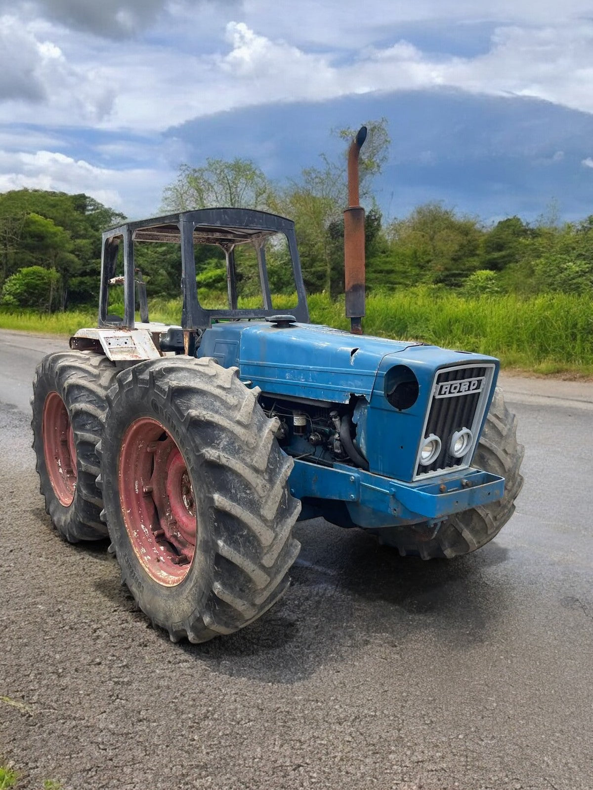 COUNTY 1164 TRACTOR