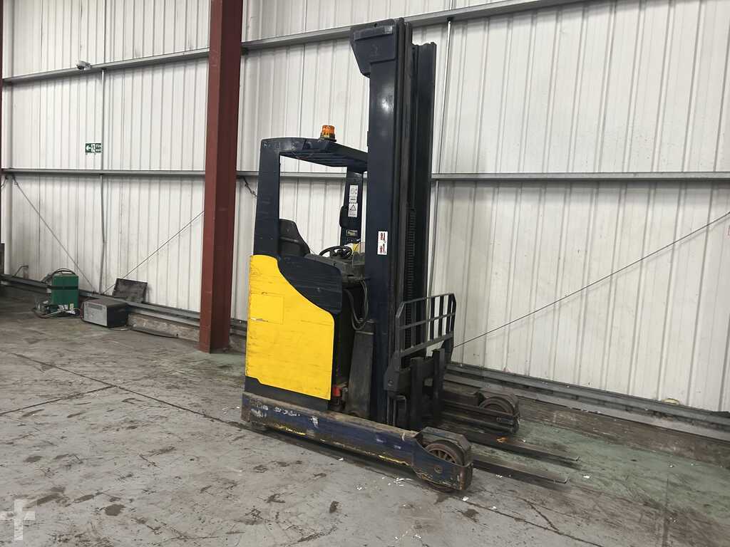 **(INCLUDES CHARGER)** 1998 KOMATSU FB14 REACH TRUCK – 1,400KG CAPACITY