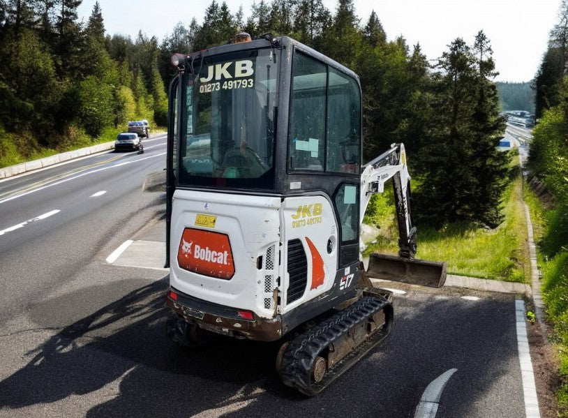 BOBCAT E17 MINI EXCAVATOR - 2020 | 1.7T WITH QUICK HITCH & 3 BUCKETS