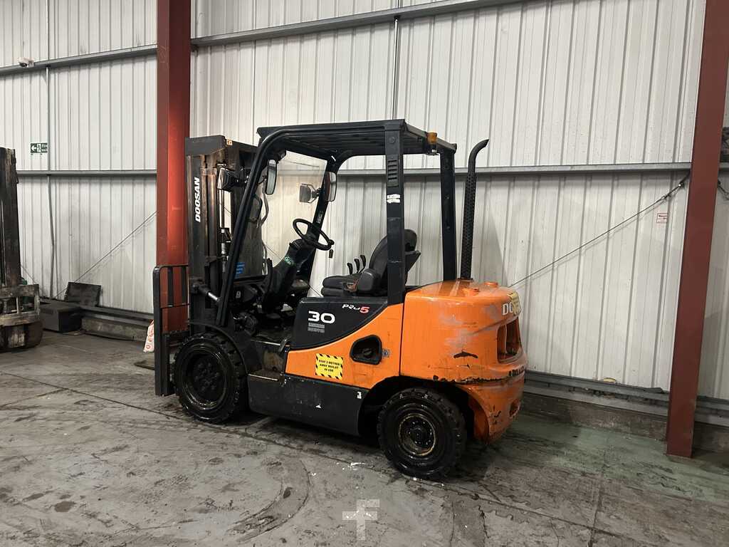 2013 DOOSAN D30S-5 DIESEL FORKLIFT – 3,000KG CAPACITY – TRIPLEX MAST