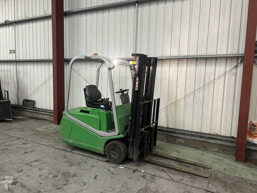 **(INCLUDES CHARGER)** 2005 CESAB BLITZ C15AC ELECTRIC 3-WHEEL FORKLIFT – 1,500KG CAPACITY,