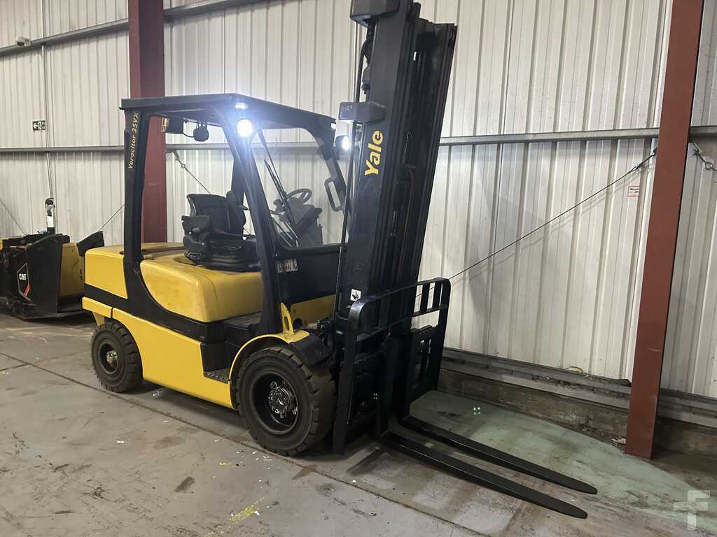 2015 YALE GDP35VX DIESEL FORKLIFT