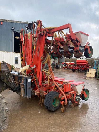 ACCORD 12-ROW OPTIMA MAIZE DRILL WITH FRONT FERTILISER TANK & PIPES