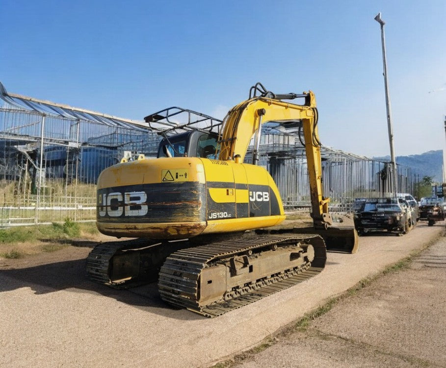 2011 JCB JS130LC EXCAVATOR – 13-TON MACHINE