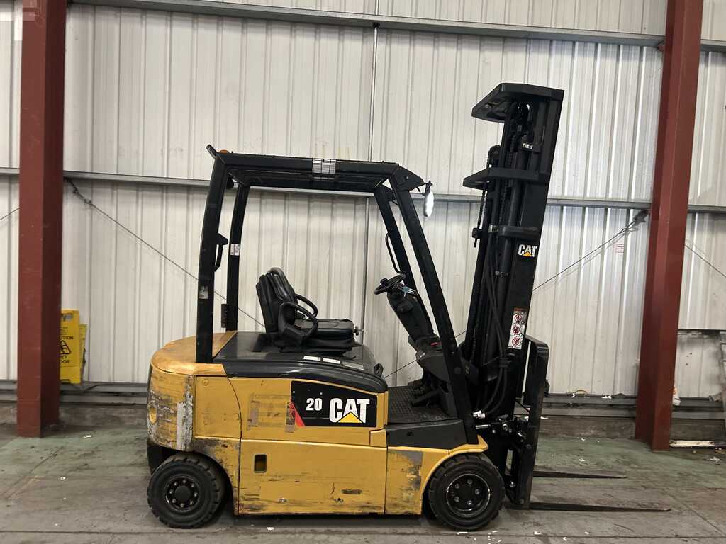 **(INCLUDES CHARGER)** 2017 CAT EP20PN 4-WHEEL ELECTRIC FORKLIFT – 2,000KG CAPACITY