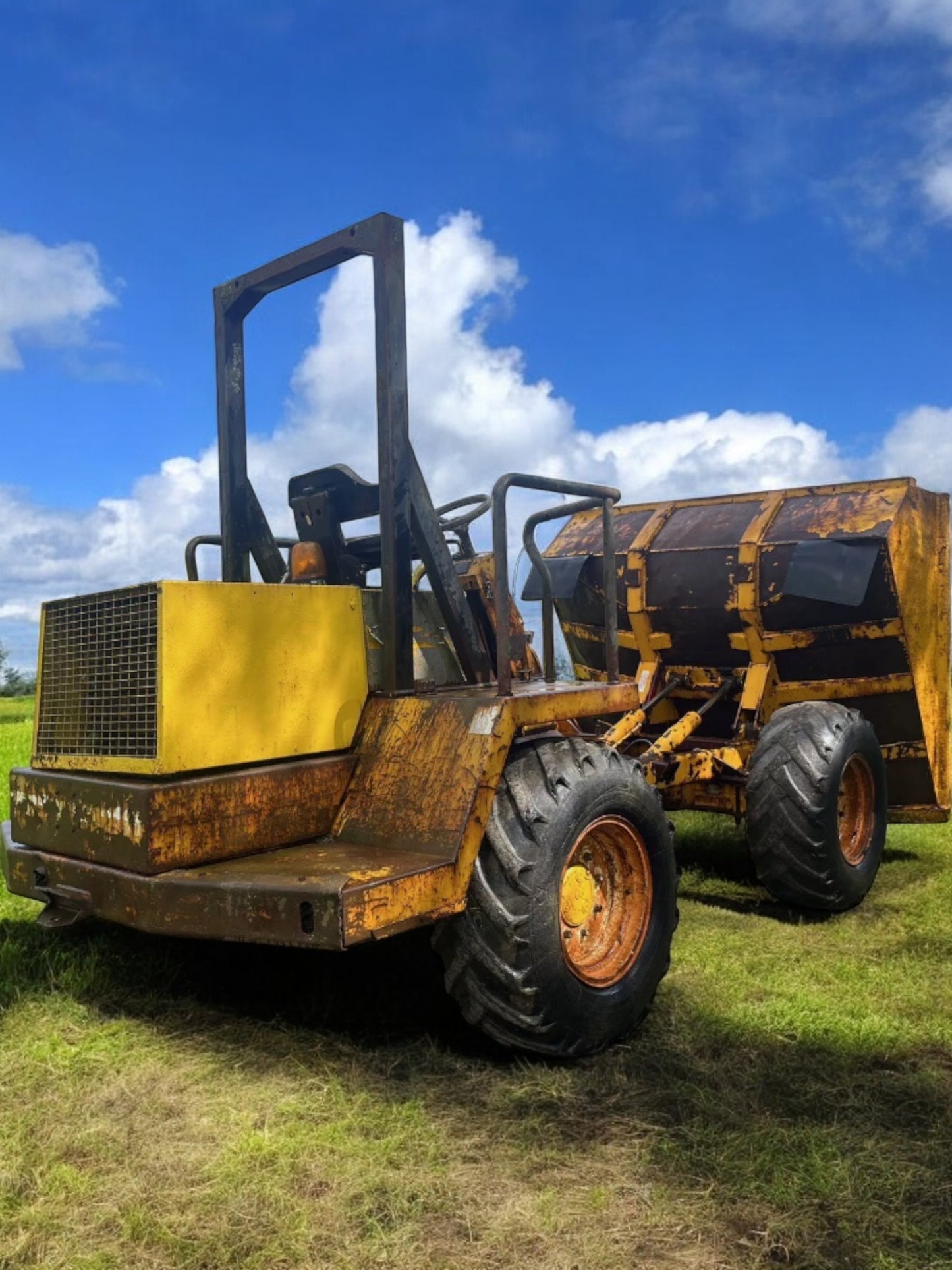 WINGET 6-TON DUMPER – 4WD, STRAIGHT SKIP, PERKINS ENGINE