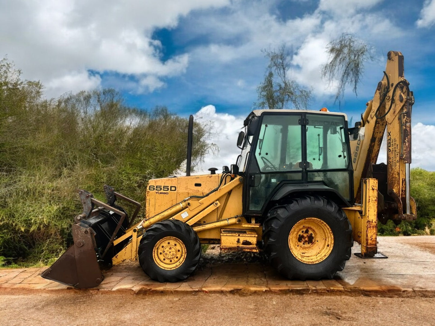 1994 FORD 655D BACKHOE LOADER HOURS: 7939