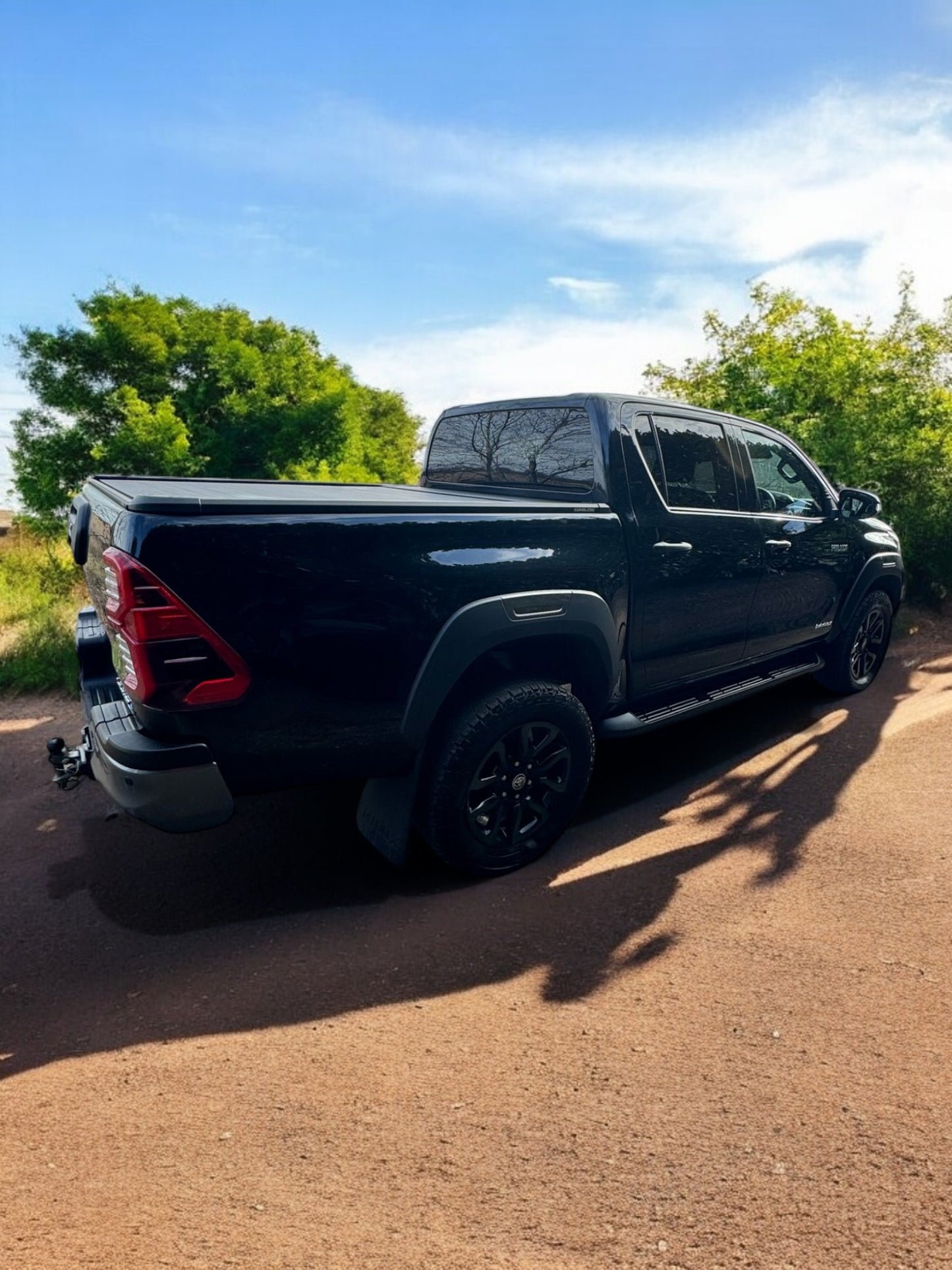 **(ONLY 82K MILEAGE)** 2021 TOYOTA HILUX INVINCIBLE X D-4D 4WD DCB A – AUTOMATIC