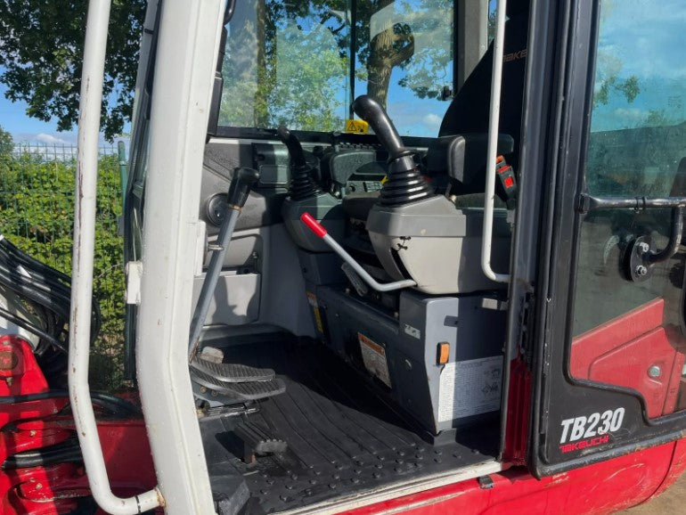 2018 TAKEUCHI TB230 2.8 TONNE EXCAVATOR