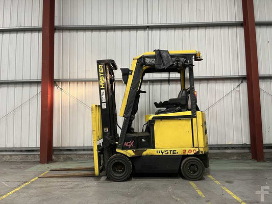 2006 HYSTER ELECTRIC 4-WHEEL FORKLIFT H2.00XMS**(INCLUDES CHARGER)**