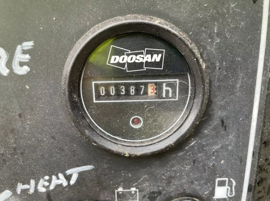 DOOSAN 7/72 ROAD TOWABLE COMPRESSOR – 2014