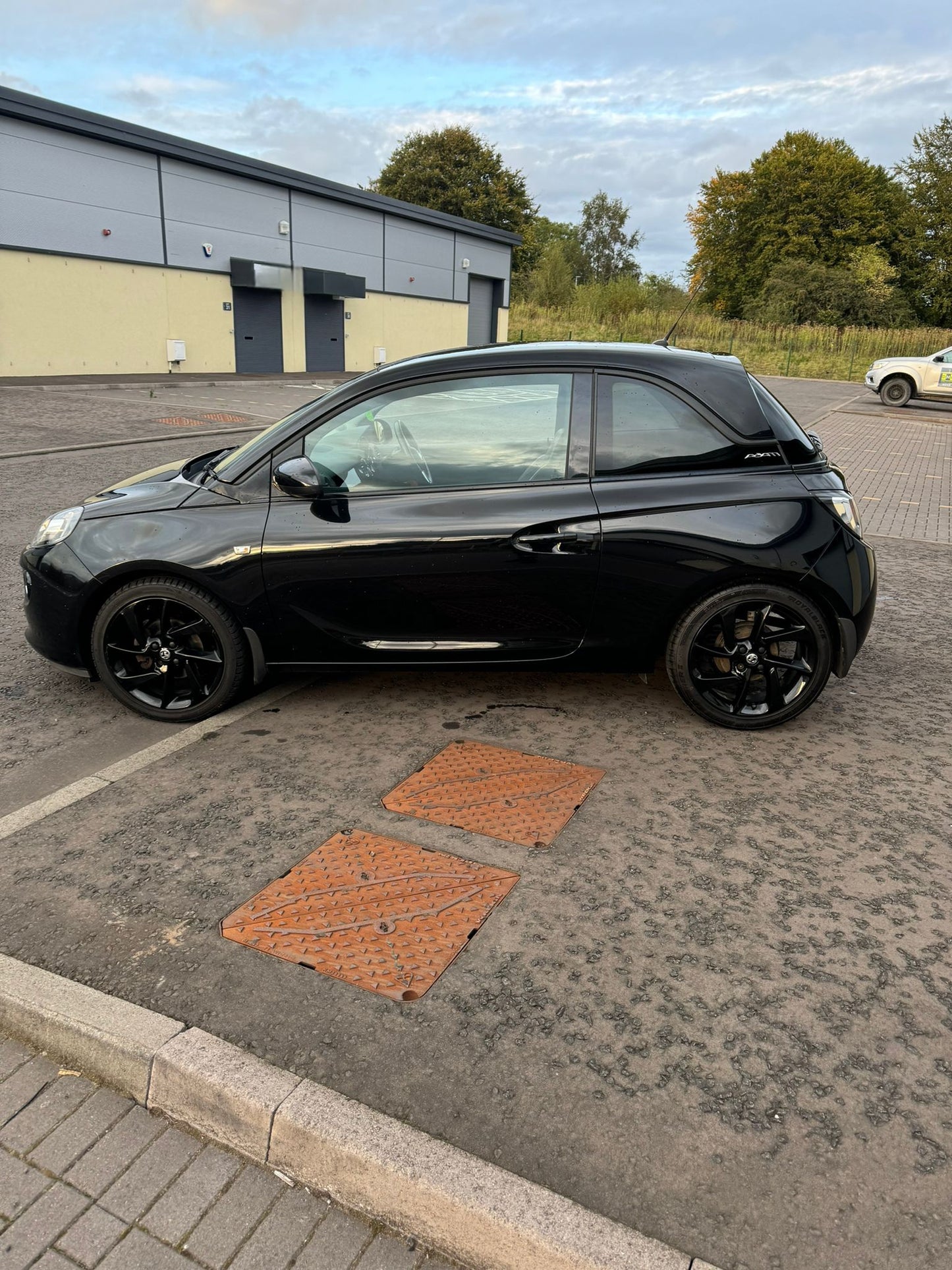 2017 VAUXHALL ADAM ENERGISED - NEXT MOT DUE 04/2025 - DEALER FORECOURT £7202