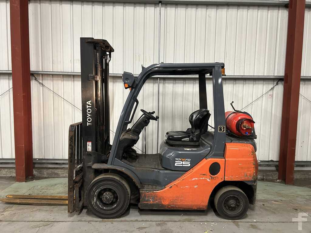 2018 TOYOTA 02-8FGF25 LPG FORKLIFT