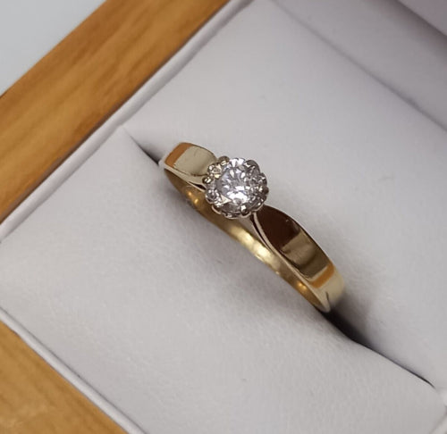 0.25CT DIAMOND SOLITAIRE RING/9CT YELLOW GOLD IN GIFT BOX WITH VALUATION CERTIFICATE OF £1495