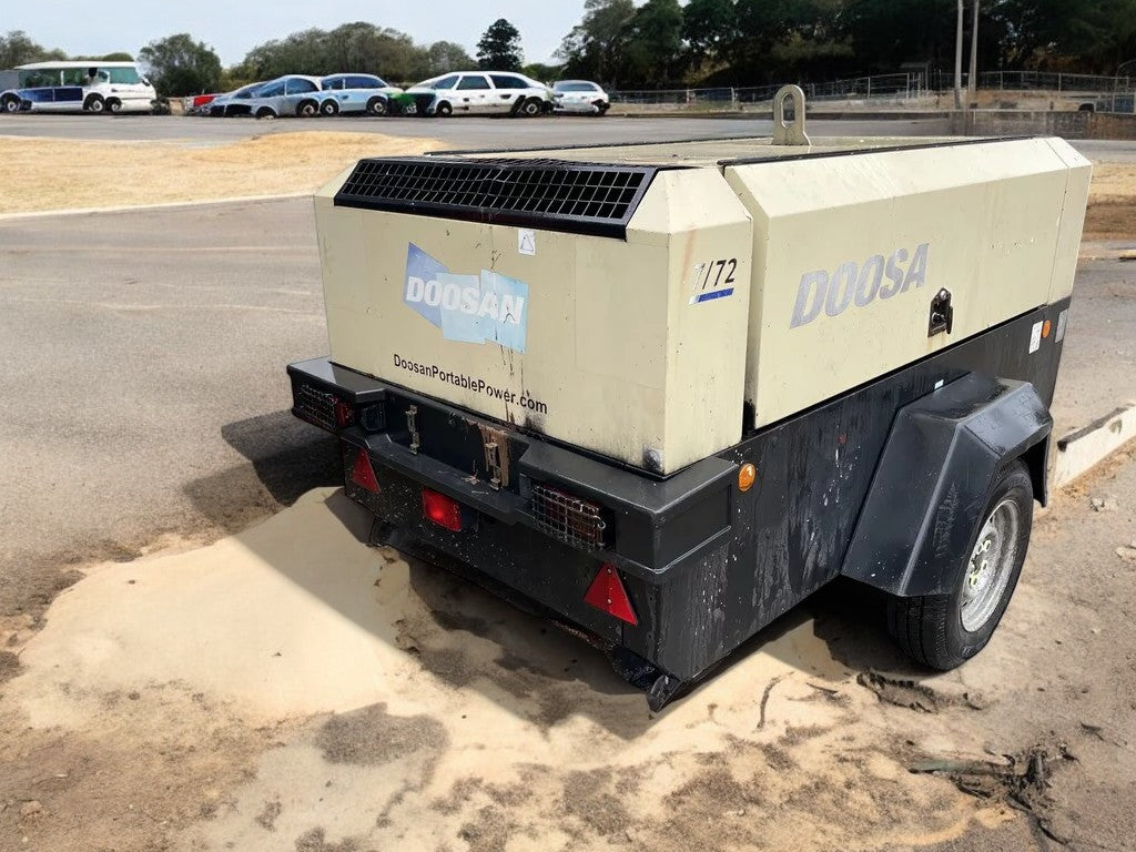 DOOSAN 7/72 ROAD TOWABLE COMPRESSOR – 2014