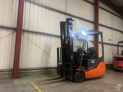 2012 TOYOTA ELECTRIC 3-WHEEL FORKLIFT 8FBET16**(INCLUDES CHARGER)**