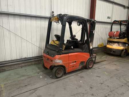 2011 LINDE E16P-01 ELECTRIC FORKLIFT - 4 WHEELS **(INCLUDES CHARGER)**