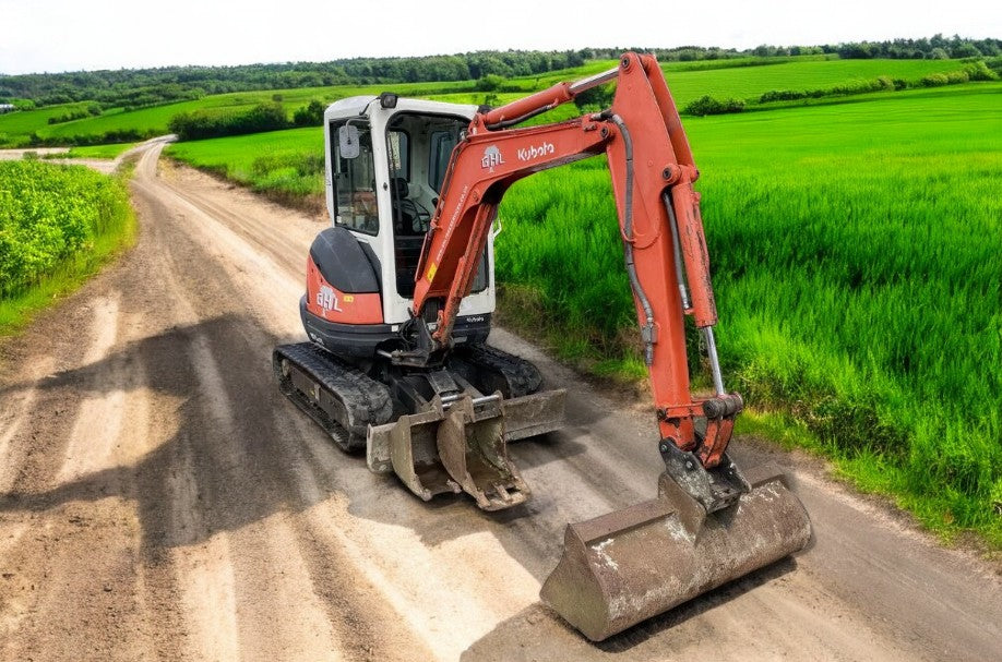 KUBOTA U25-3 MINI EXCAVATOR (2011) – 2.5T