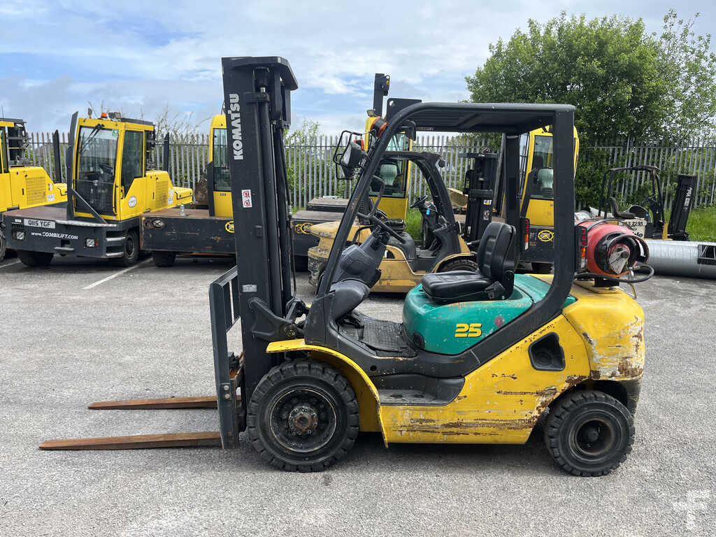 KOMATSU FG25HT-16R LPG FORKLIFT - YEAR 2009