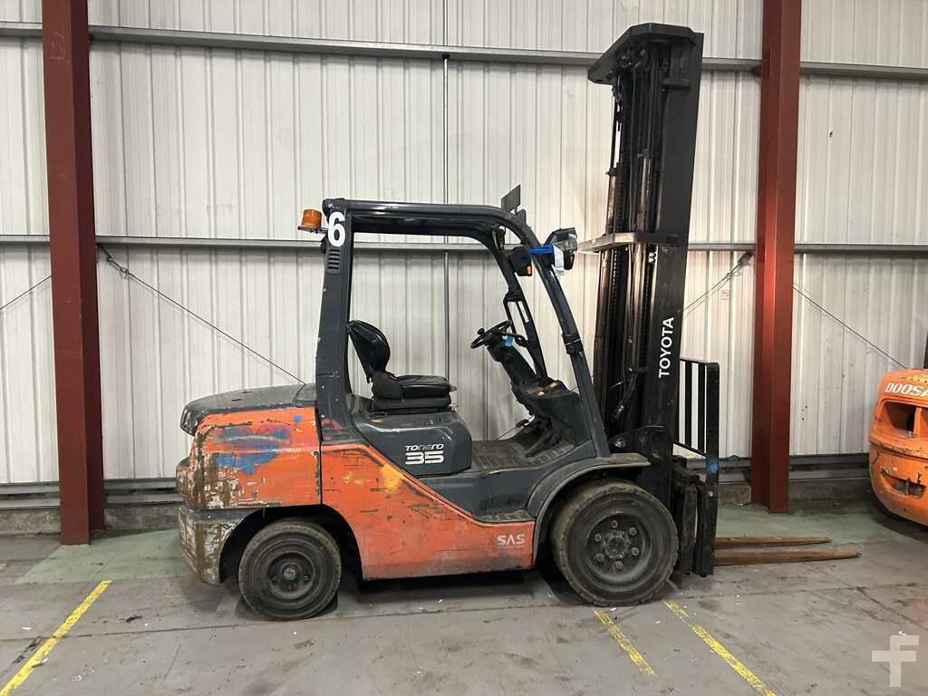 TOYOTA 02-8FDGF35 DIESEL FORKLIFT - 2018 MODEL