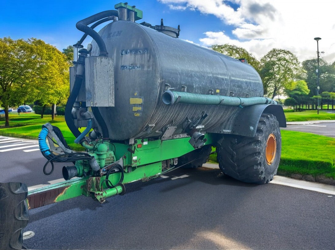 2001 JOSKIN COBRA 11500 LITRE VACUUM TANKER – REAR LINKAGE SLURRY SPREADER