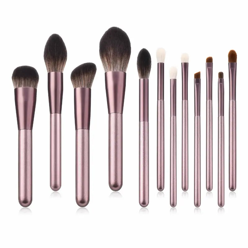 200 X BRAND NEW MAKEUP BRUSH SETS - CHOSEN AT RANDOM - SEE IMAGES - MEGA DEAL!!