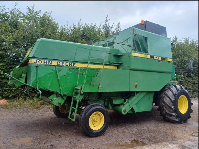 JOHN DEERE 1085 COMBINE HARVESTER