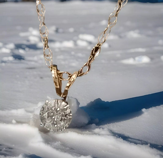 0.30CT DIAMOND PENDANT & CHAIN 9CT YELLOW GOLD WITH GIFT BOX AND VALUATION CERTIFICATE £1850