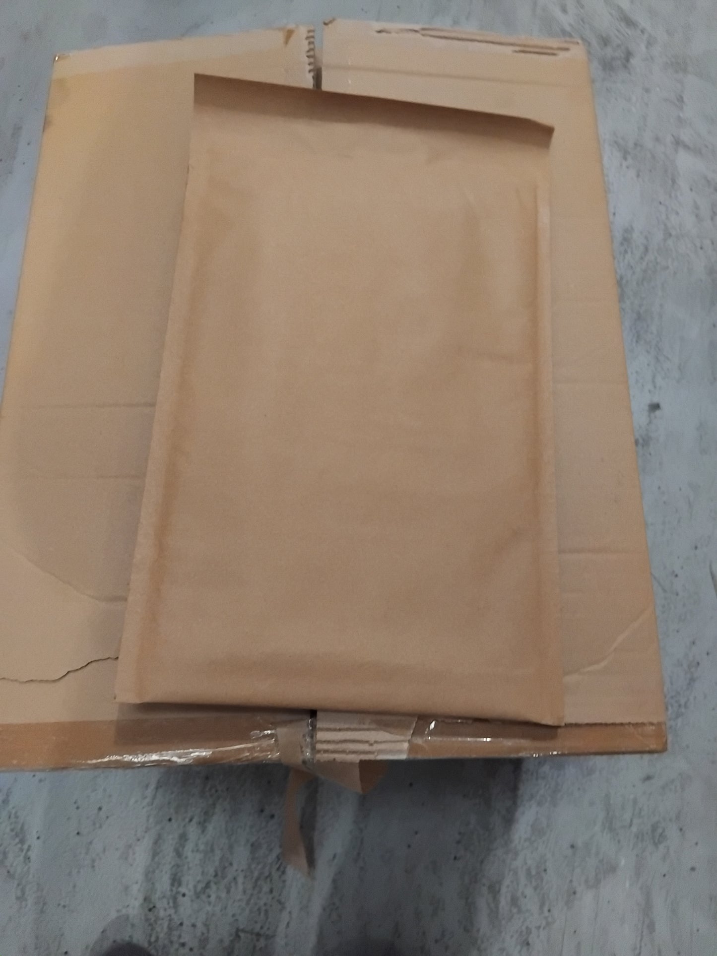 1,200 X KRAFT MESH PAPER PADDED BAGS W245 X L381MM + 50MM FLAP 260GSM - PLAIN RRP £532.83