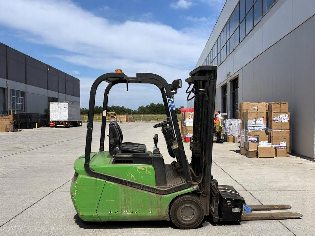 **(INCLUDES CHARGER)** 2006 CESAB C3E150 ELECTRIC 3-WHEEL FORKLIFT – 1,500KG CAPACITY