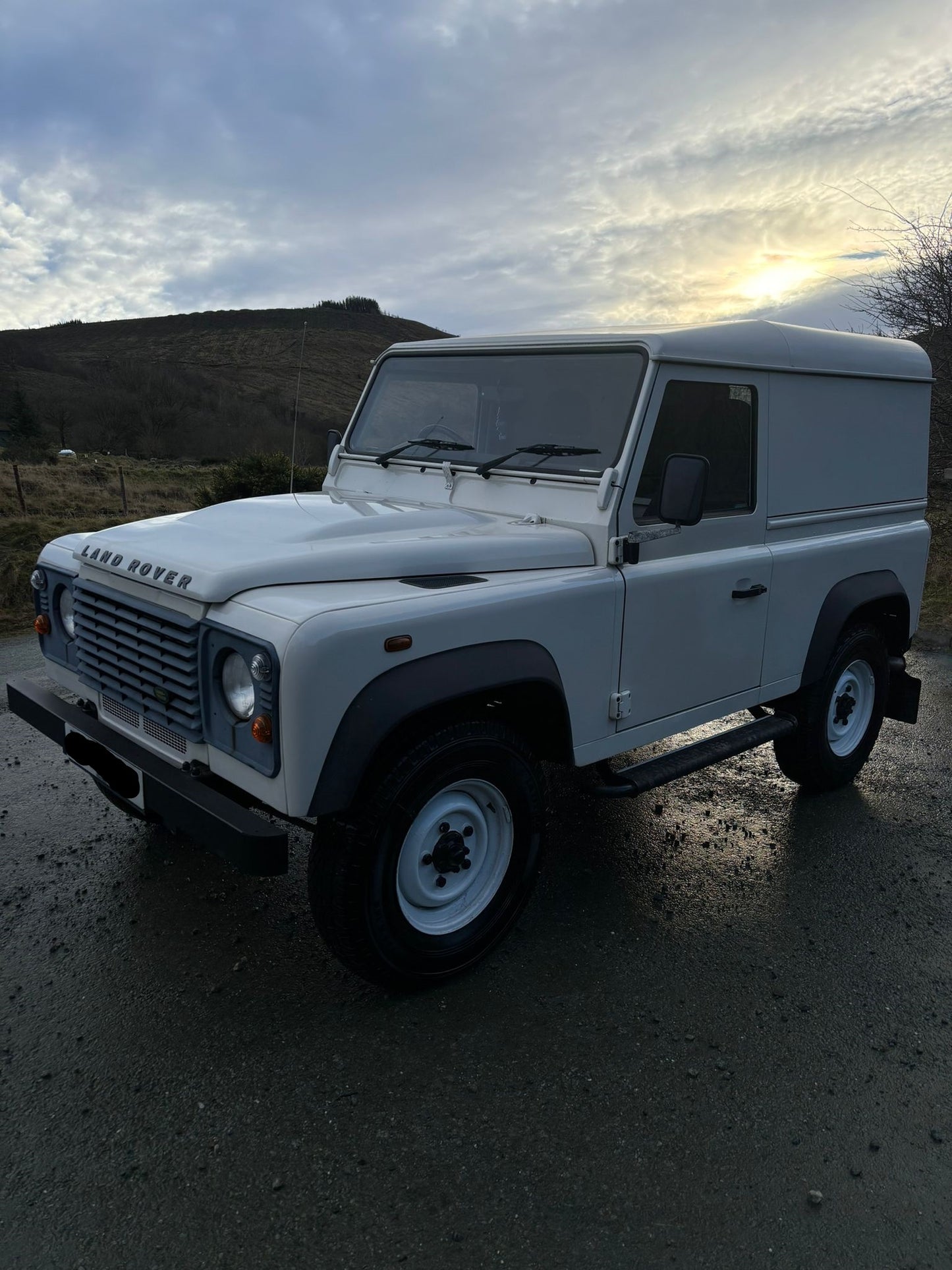 2009 LAND ROVER DEFENDER 90 HARD TOP – 56,000 MILES – DIRECT FROM NHS