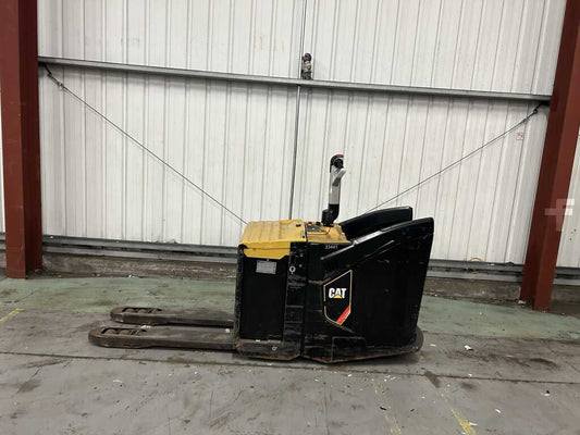 CAT LIFT TRUCKS NPV20N2 ELECTRIC PALLET TRUCK **(INCLUDES CHARGER)**